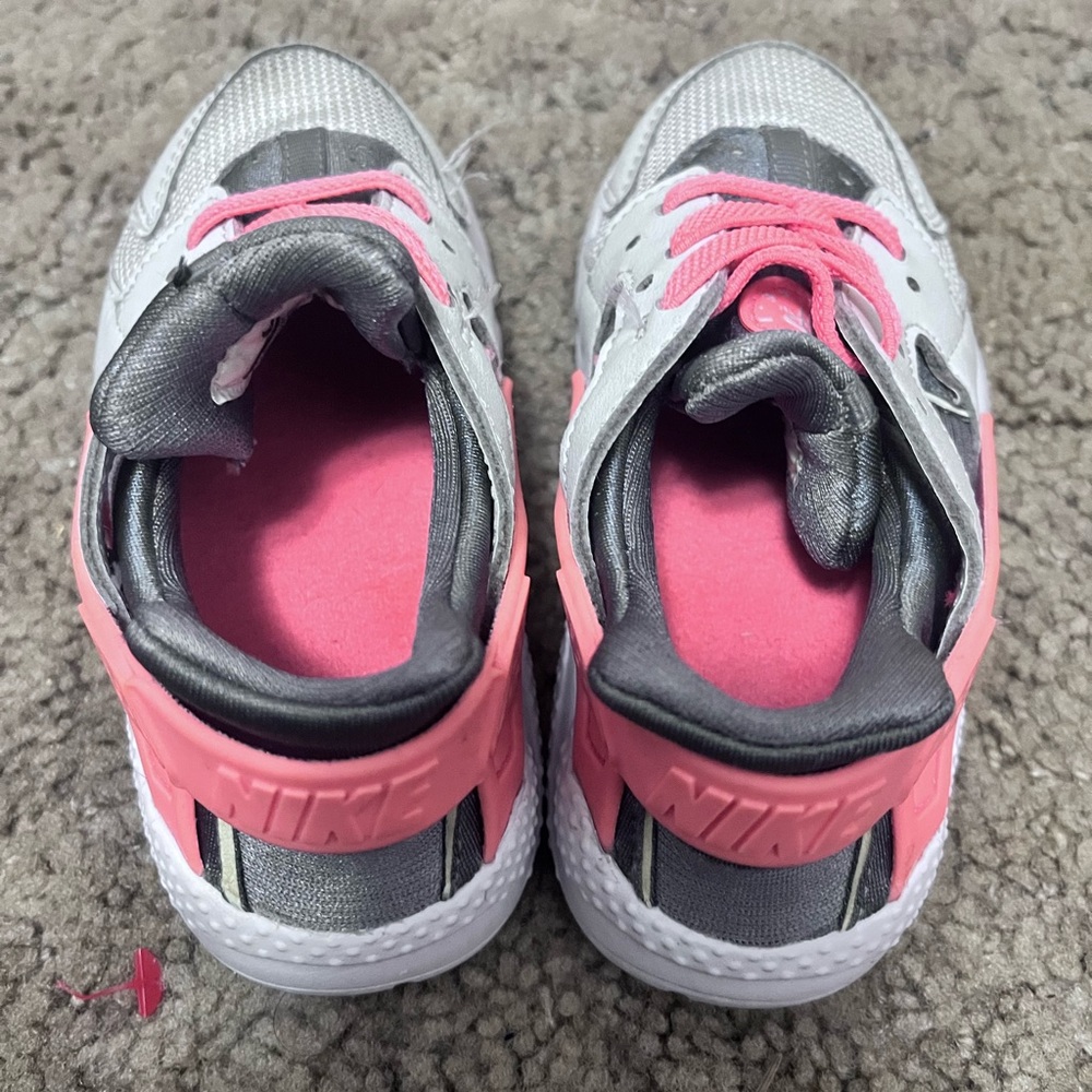 Nike Huarache Run Sneakers - Picture 4 of 5